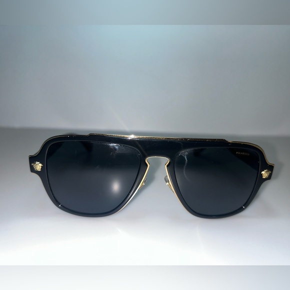 Versace sunglasses! - Picture 6 of 9